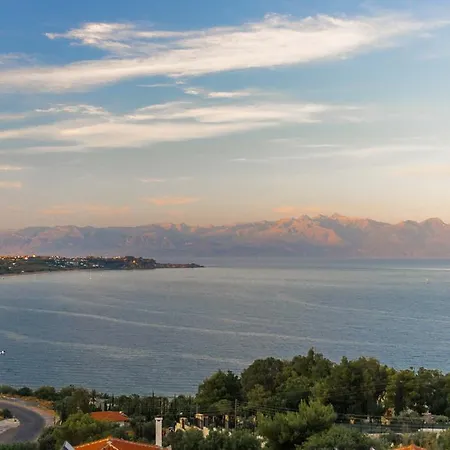 Akritas Residences アパート *