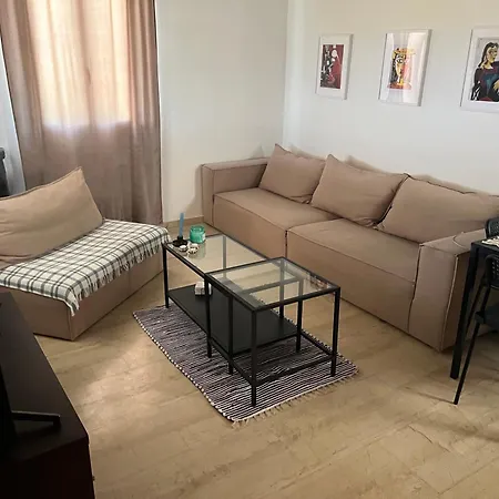 Akritas Residences アパート *